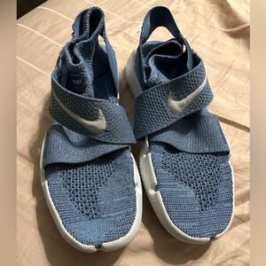 Nike Free RN Motion FlyKnit 2018 Size 8.5 Blue Shoes